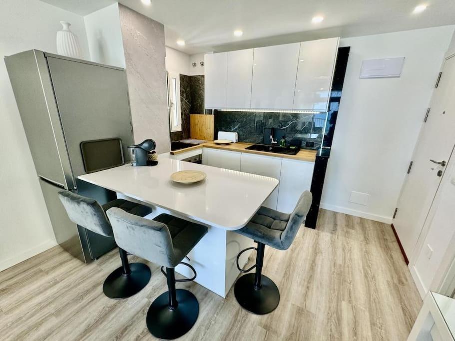 Amazing Apartment In Las Americas Playa de las Americas  Luaran gambar