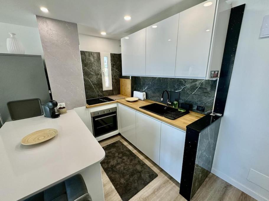 Amazing Apartment In Las Americas Playa de las Americas  Luaran gambar